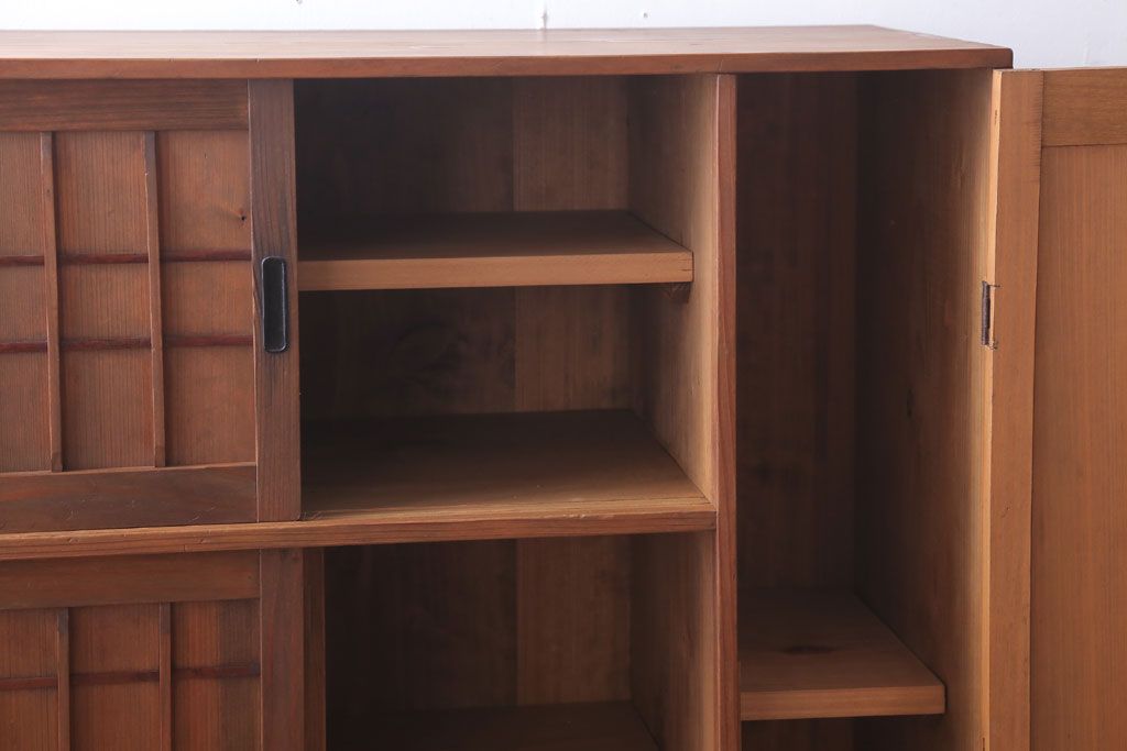 レトロ家具　昭和レトロ　古い木製の収納棚(下駄箱)