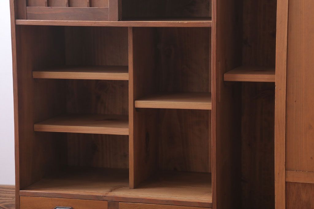 レトロ家具　昭和レトロ　古い木製の収納棚(下駄箱)