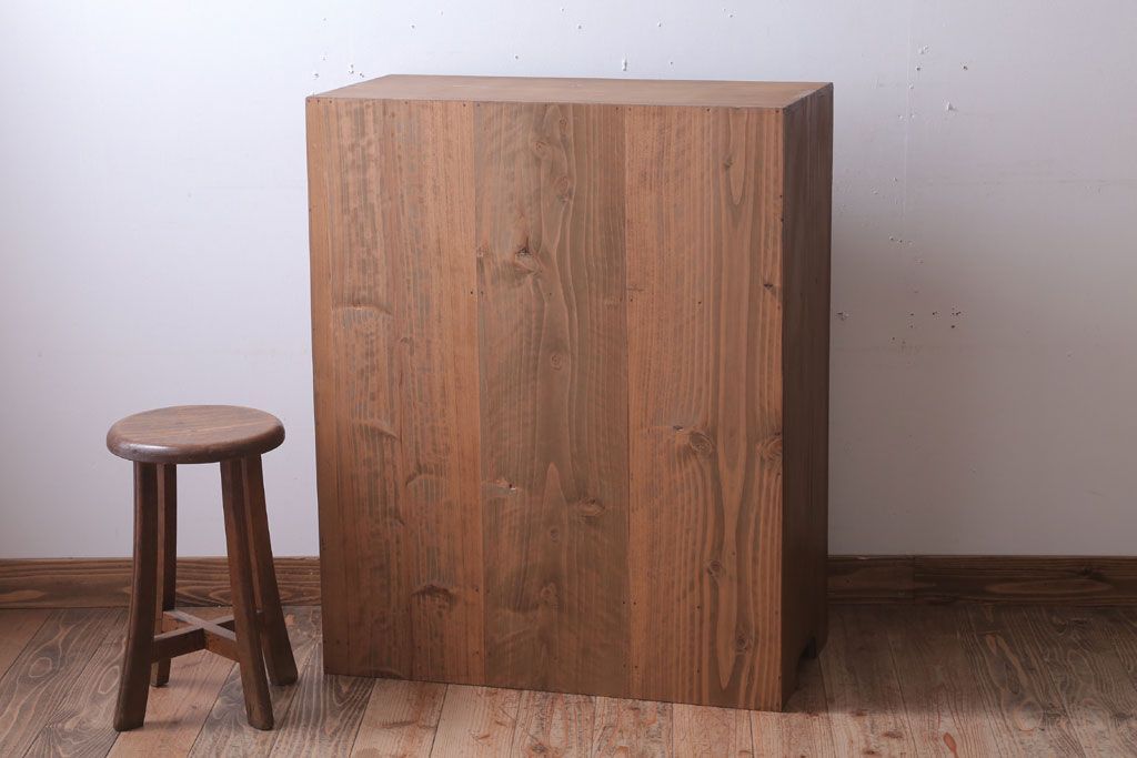 レトロ家具　昭和レトロ　古い木製の収納棚(下駄箱)