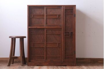 レトロ家具　昭和レトロ　古い木製の収納棚(下駄箱)(2)