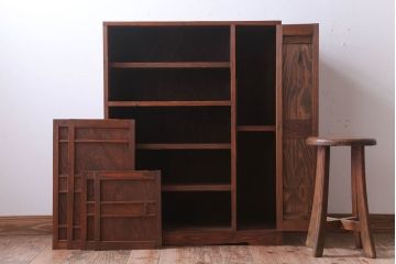 レトロ家具　昭和レトロ　古い木製の収納棚(下駄箱)(2)