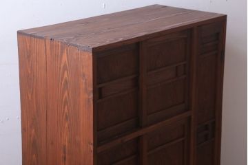 レトロ家具　昭和レトロ　古い木製の収納棚(下駄箱)(2)