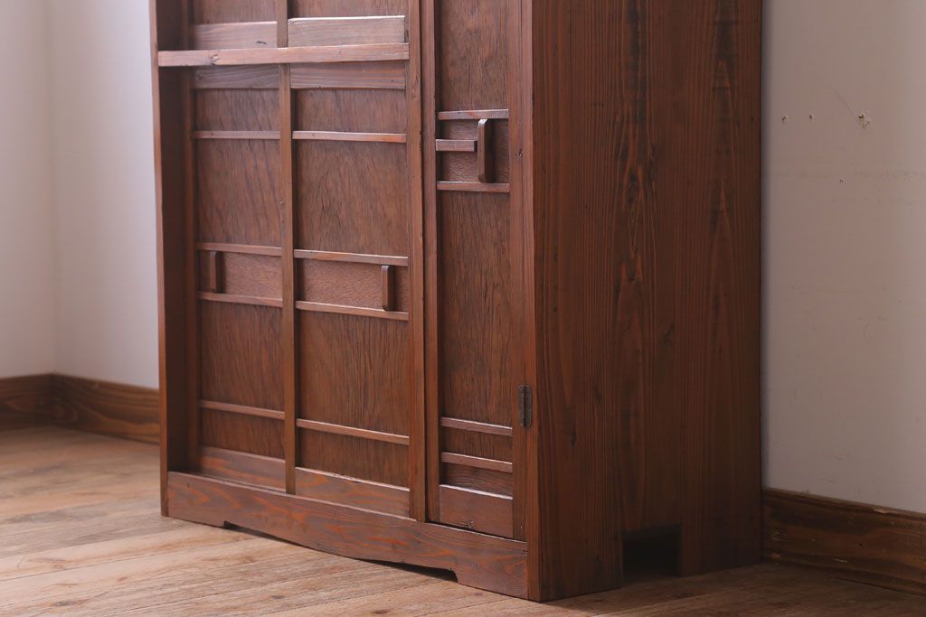 レトロ家具　昭和レトロ　古い木製の収納棚(下駄箱)(2)