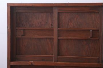 レトロ家具　昭和レトロ　古い木製の収納棚(下駄箱)(2)