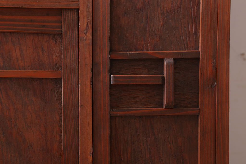 レトロ家具　昭和レトロ　古い木製の収納棚(下駄箱)(2)