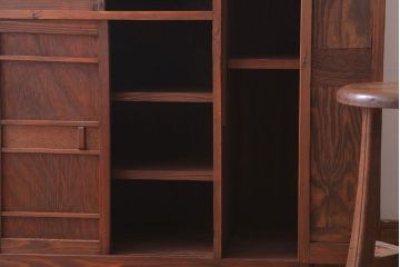 レトロ家具　昭和レトロ　古い木製の収納棚(下駄箱)(2)