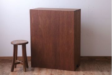 レトロ家具　昭和レトロ　古い木製の収納棚(下駄箱)(2)