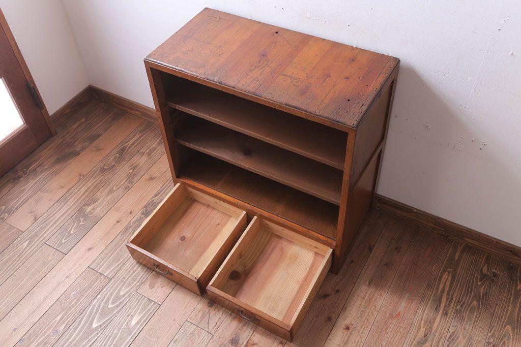 アンティーク家具　和製アンティーク　小ぶりな前面檜材収納棚