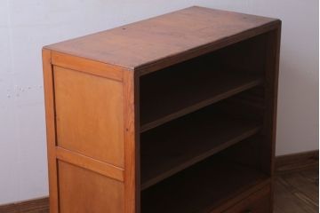 アンティーク家具　和製アンティーク　小ぶりな前面檜材収納棚