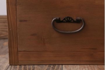 アンティーク家具　和製アンティーク　結霜ガラス入りの木味収納棚(戸棚)