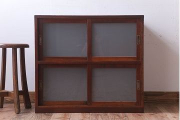 アンティーク家具　和製アンティーク　すりガラス入り!古い木のシンプルな戸棚(収納棚)