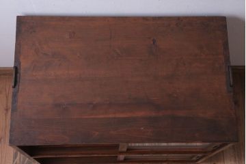 アンティーク家具　和製アンティーク　すりガラス入り!古い木のシンプルな戸棚(収納棚)