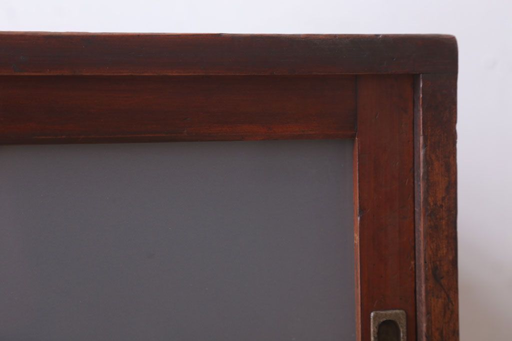 アンティーク家具　和製アンティーク　すりガラス入り!古い木のシンプルな戸棚(収納棚)