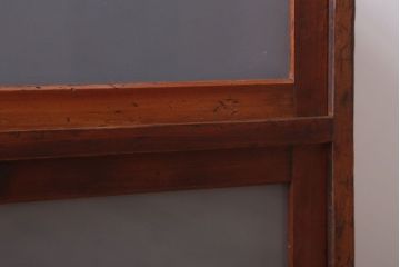 アンティーク家具　和製アンティーク　すりガラス入り!古い木のシンプルな戸棚(収納棚)