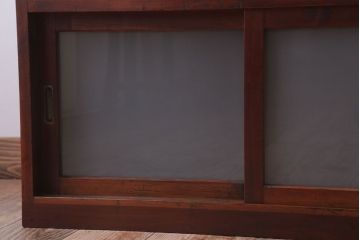 アンティーク家具　和製アンティーク　すりガラス入り!古い木のシンプルな戸棚(収納棚)