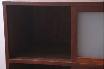 アンティーク家具　和製アンティーク　すりガラス入り!古い木のシンプルな戸棚(収納棚)