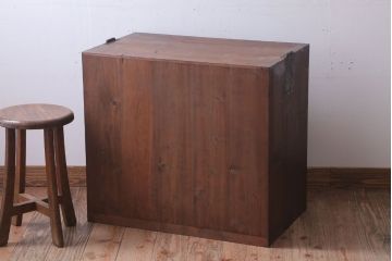 アンティーク家具　和製アンティーク　すりガラス入り!古い木のシンプルな戸棚(収納棚)