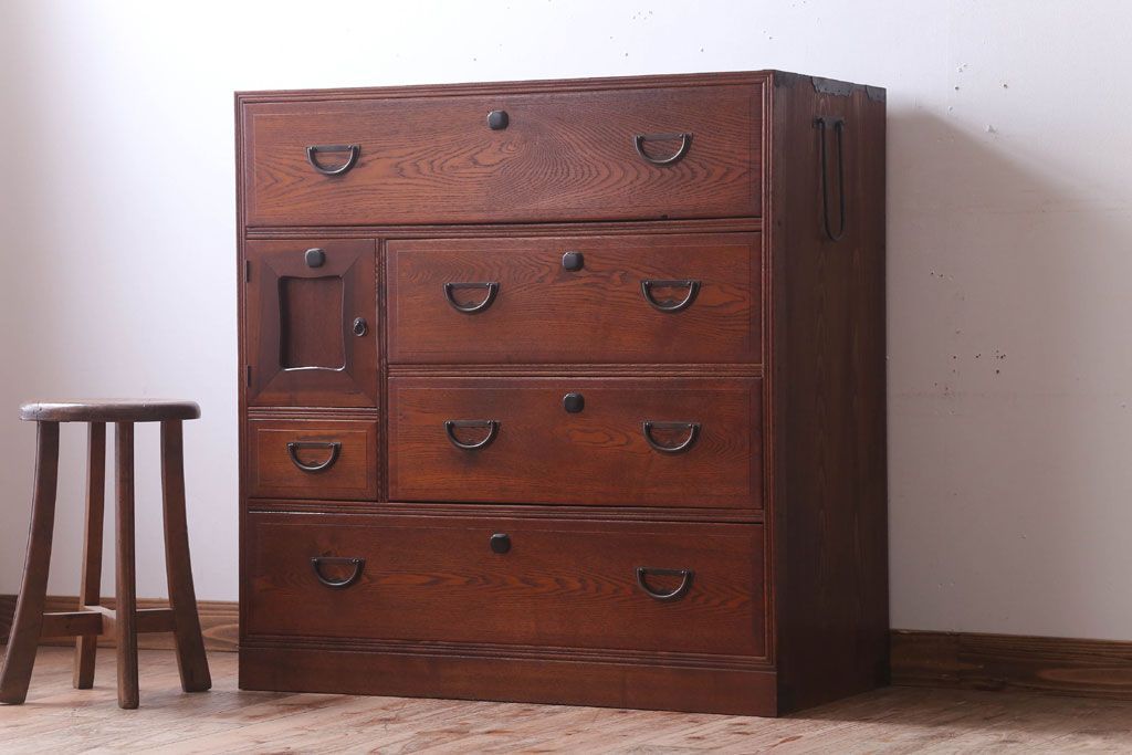 アンティーク家具　和製アンティーク　関西系!前面栓材の上品なハーモニカ付き衣装箪笥