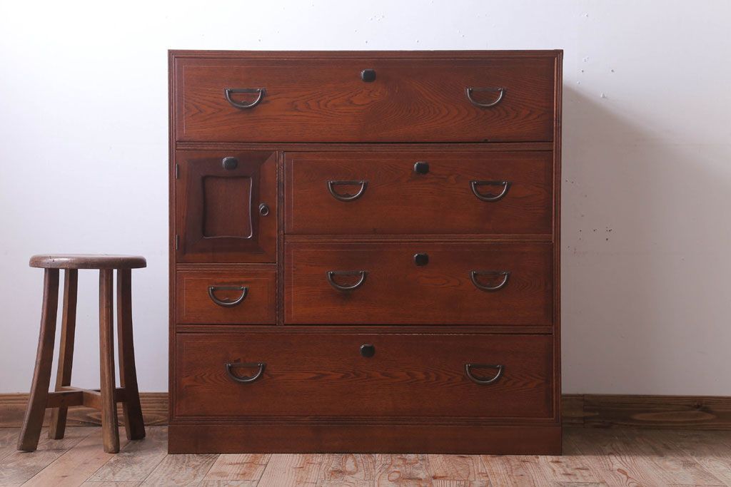 アンティーク家具　和製アンティーク　関西系!前面栓材の上品なハーモニカ付き衣装箪笥