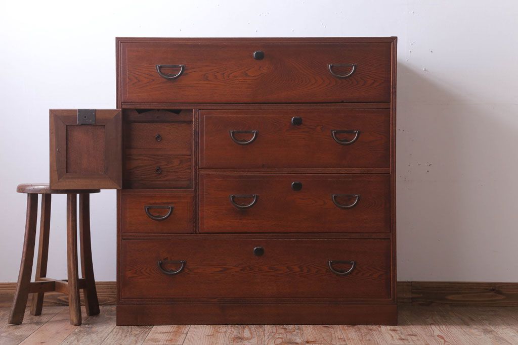 アンティーク家具　和製アンティーク　関西系!前面栓材の上品なハーモニカ付き衣装箪笥