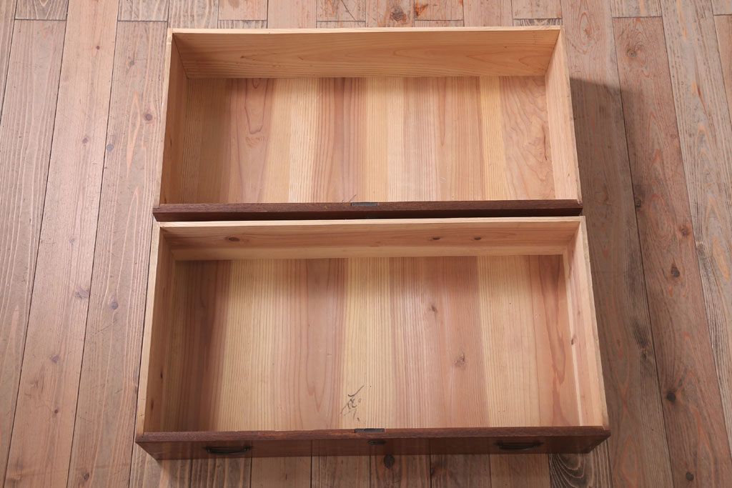 アンティーク家具　和製アンティーク　関西系!前面栓材の上品なハーモニカ付き衣装箪笥