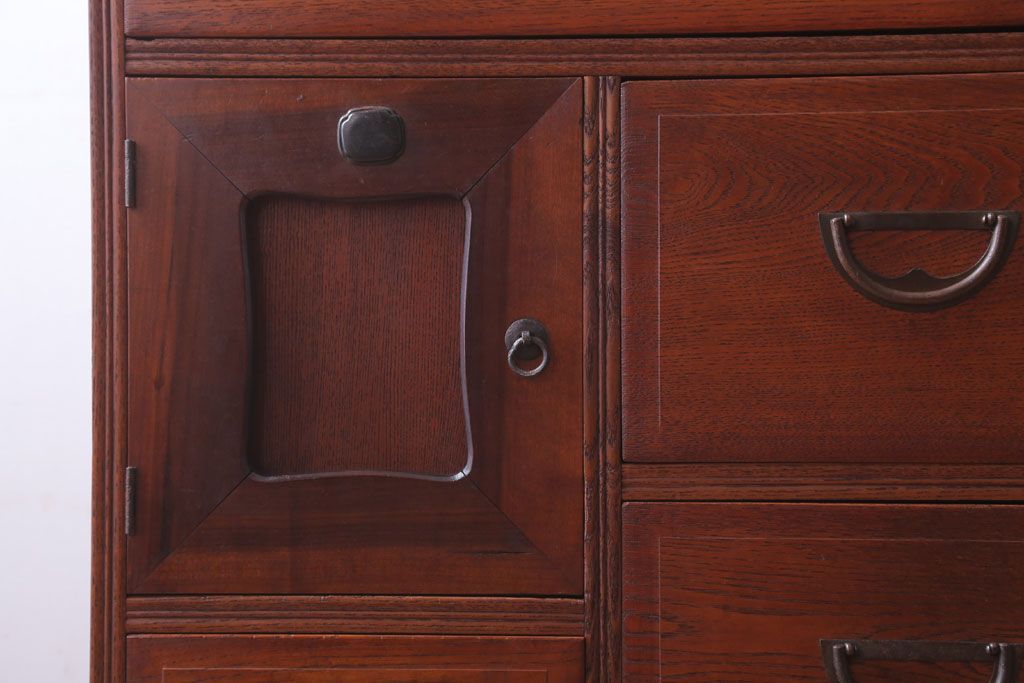 アンティーク家具　和製アンティーク　関西系!前面栓材の上品なハーモニカ付き衣装箪笥