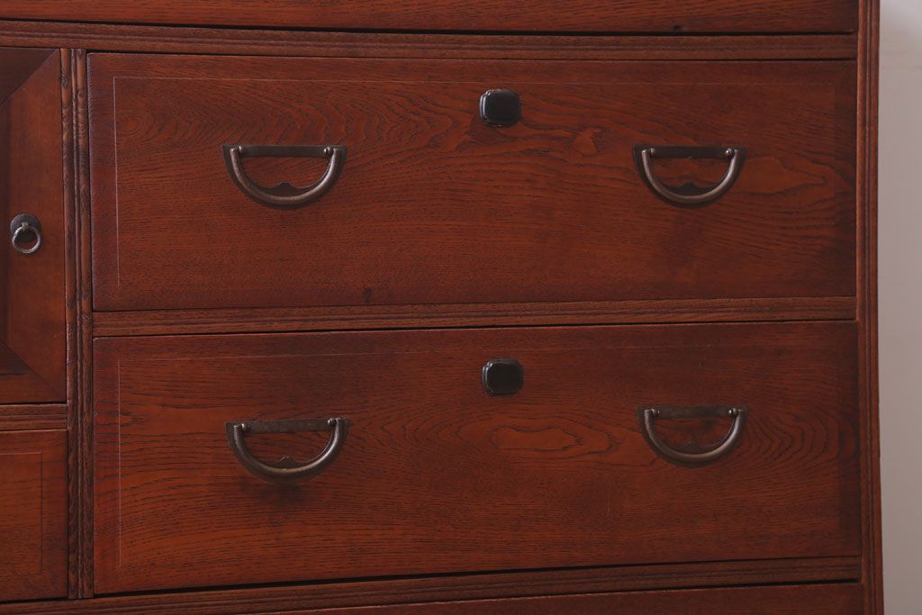 アンティーク家具　和製アンティーク　関西系!前面栓材の上品なハーモニカ付き衣装箪笥