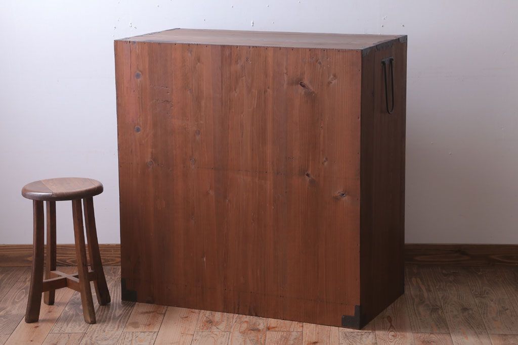 アンティーク家具　和製アンティーク　関西系!前面栓材の上品なハーモニカ付き衣装箪笥