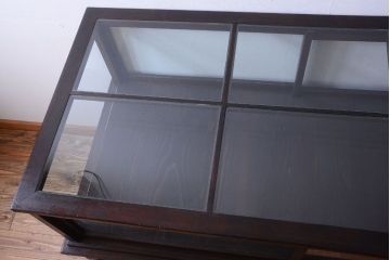 アンティーク家具　大正ロマン　脚付きのアンティーク飾りガラスケース(ショーケース)
