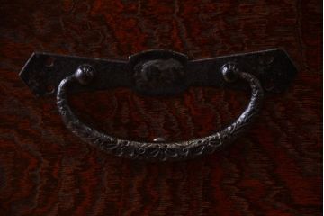 中古　民芸家具　玉杢・内桐材製の高級ワードローブ(定価約62万円)