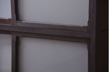 アンティーク家具　和製アンティーク　すりガラス入り!古い木の一本物戸棚(収納棚)