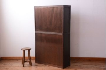 アンティーク家具　和製アンティーク　すりガラス入り!古い木の一本物戸棚(収納棚)