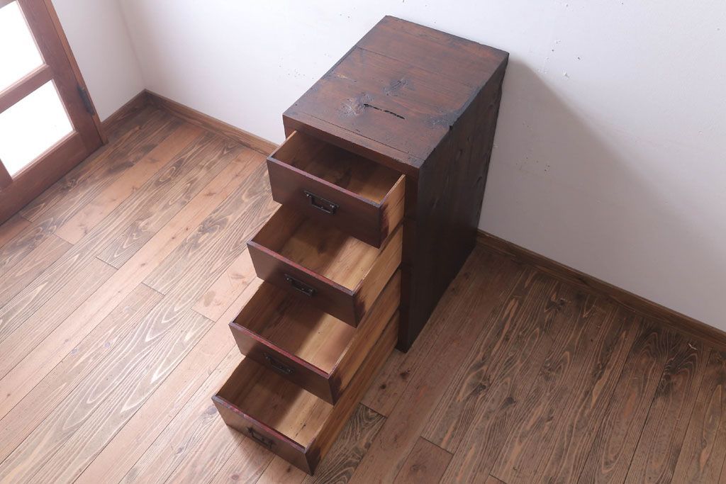 アンティーク家具　古民具・骨董　明治〜大正　古い木の4杯チェスト(引き出し)