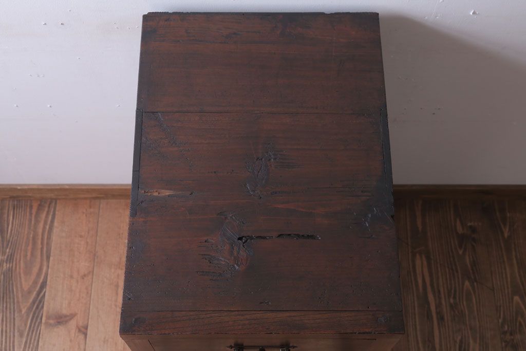 アンティーク家具　古民具・骨董　明治〜大正　古い木の4杯チェスト(引き出し)