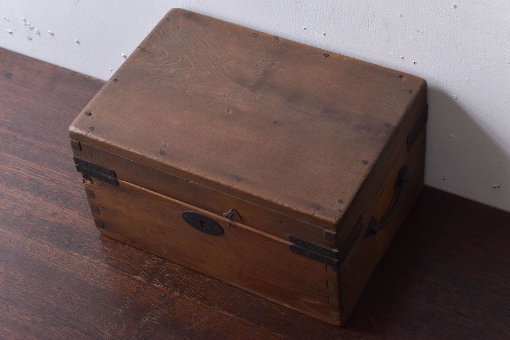 アンティーク家具　古民具・骨董　大正〜昭和　小ぶりなアンティーク木箱