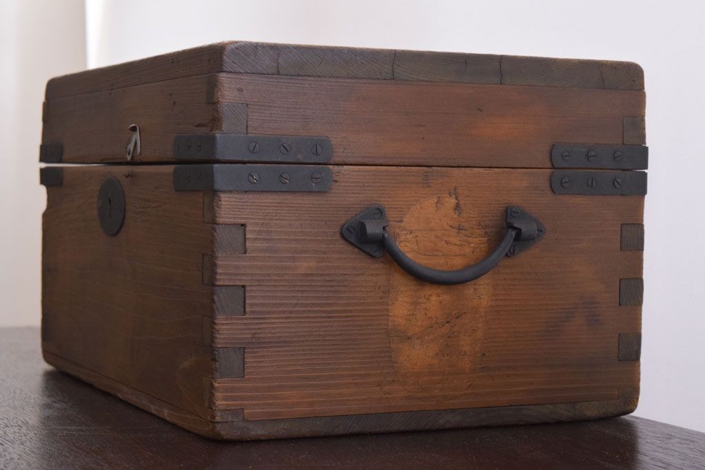 アンティーク家具　古民具・骨董　大正〜昭和　小ぶりなアンティーク木箱