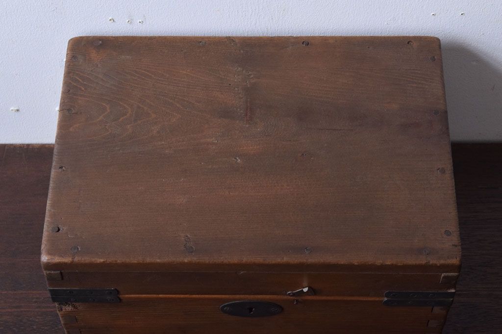 アンティーク家具　古民具・骨董　大正〜昭和　小ぶりなアンティーク木箱