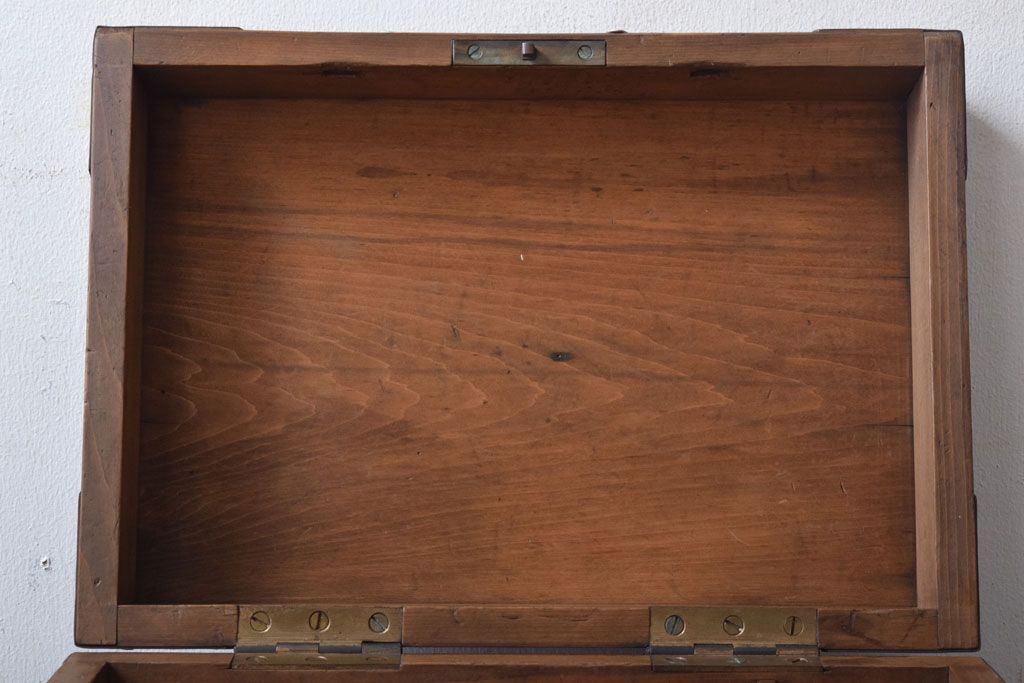 アンティーク家具　古民具・骨董　大正〜昭和　小ぶりなアンティーク木箱