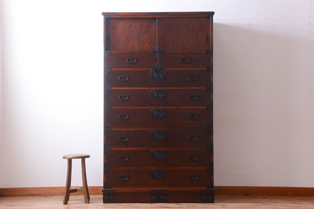 中古　民芸家具　玉杢・内桐材製の高級衣装箪笥(桐箪笥、桐たんす)