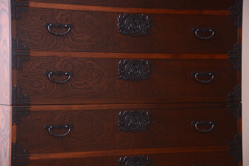 中古　民芸家具　玉杢・内桐材製の高級衣装箪笥(桐箪笥、桐たんす)