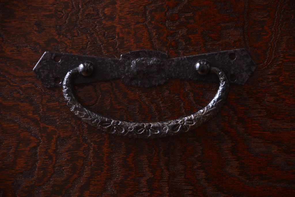 中古　民芸家具　玉杢・内桐材製の高級衣装箪笥(桐箪笥、桐たんす)