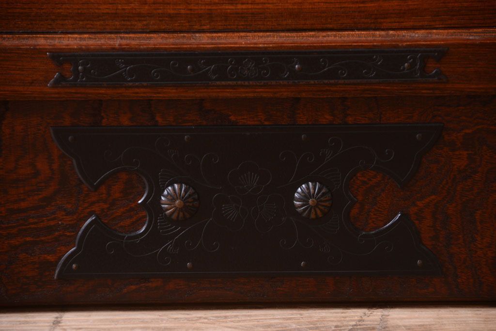 中古　民芸家具　玉杢・内桐材製の高級衣装箪笥(桐箪笥、桐たんす)