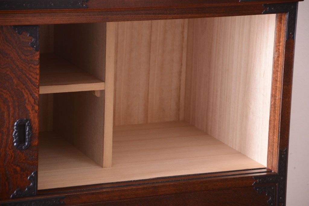 中古　民芸家具　玉杢・内桐材製の高級衣装箪笥(桐箪笥、桐たんす)