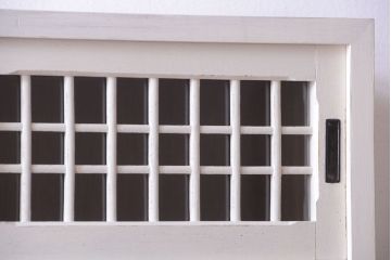 アンティーク家具　アンティークペイント　ダイヤガラス入り!脚付き重ね食器棚