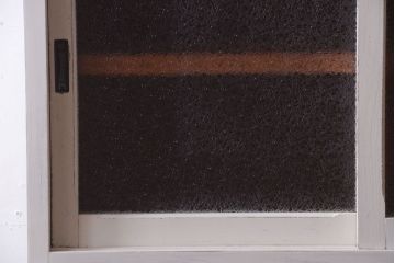 アンティーク家具　アンティークペイント　ダイヤガラス入り!脚付き重ね食器棚