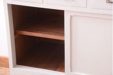 アンティーク家具　アンティークペイント　ダイヤガラス入り!脚付き重ね食器棚