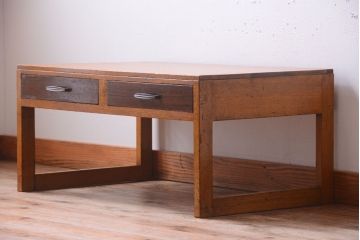 アンティーク家具　和製アンティーク　古い木製の2杯引き出し付き文机(2)