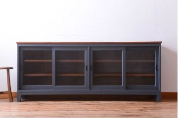 アンティーク家具　ペイント　モールガラス入り!4枚扉のカウンターテーブル(2)