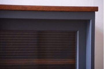 アンティーク家具　ペイント　モールガラス入り!4枚扉のカウンターテーブル(2)