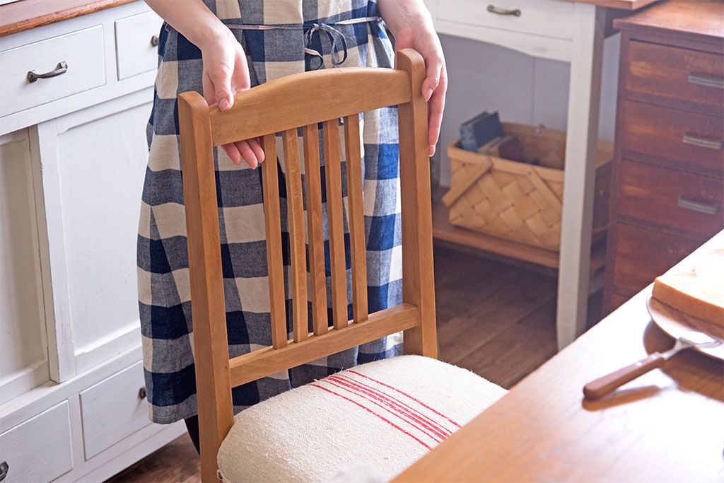 アンティーク家具　和製アンティーク　ブナ材製!アンティークリネン座面のシンプルなダイニングチェア